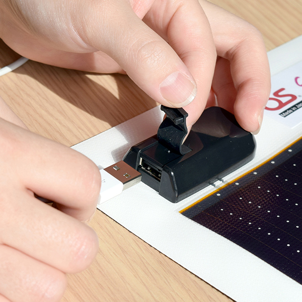 どこでも発電 ソーラーシートチャージャー 5.4Wタイプ