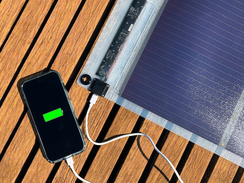 どこでも発電 ソーラーシートチャージャー 8Wタイプ