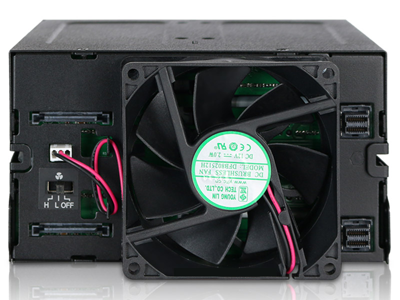 ICY DOCK 8x 2.5インチ SSD/HDD搭載用リムーバブルケース　2x5.25インチベイサイズ