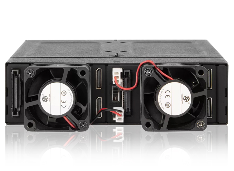 4 x 2.5インチ U.2/U.3 NVMe SSD搭載用リムーバブルケース PCIe 4.0対応 5.25インチベイサイズ