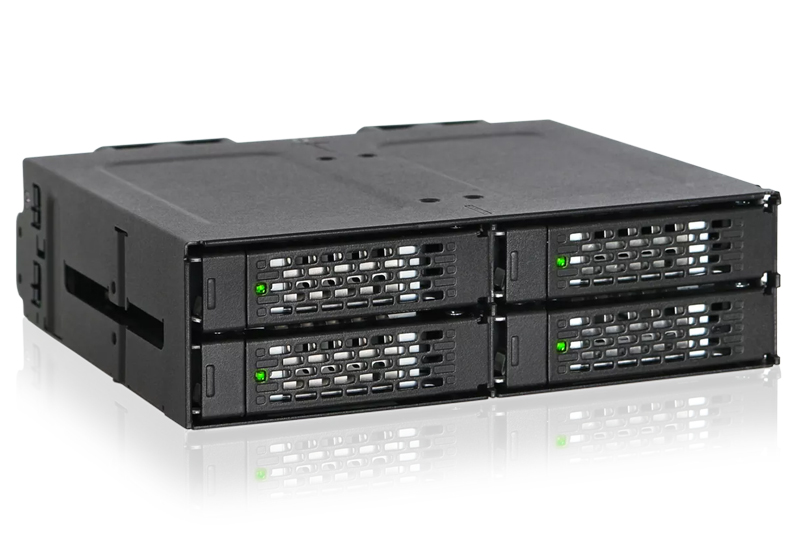 4 x 2.5インチ U.2/U.3 NVMe SSD搭載用リムーバブルケース PCIe 4.0対応 5.25インチベイサイズ
