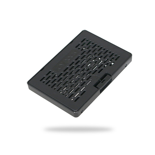 ICYDOCK　M.2 AHCI SATA SSD搭載用変換マウンタ 9.5mm 厚の2.5インチサイズ