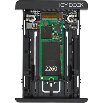 ICYDOCK　M.2 NVMe SSD から 2.5 インチ U.2 SSDへ変換コンバータ