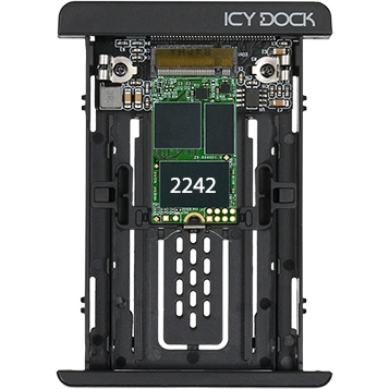 ICYDOCK　M.2 NVMe SSD から 2.5 インチ U.2 SSDへ変換コンバータ