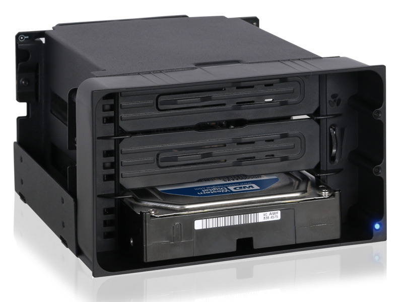 ICYDOCK　3x 3.5インチ SATA HDD搭載用リムーバブルケース 2x 5.25インチベイサイズ トレイレスタイプ