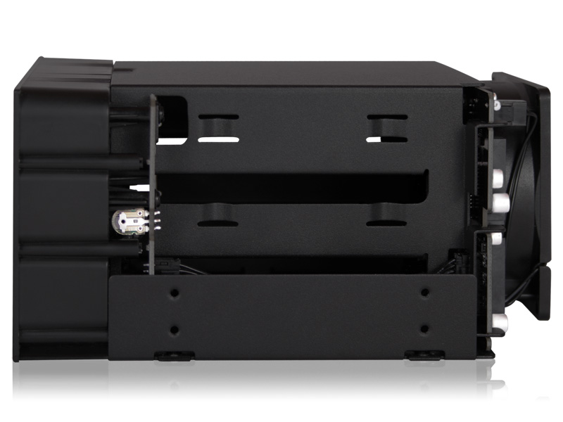 ICYDOCK　3x 3.5インチ SATA HDD搭載用リムーバブルケース 2x 5.25インチベイサイズ トレイレスタイプ
