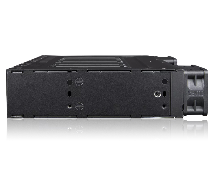 8 x M.2 NVMe SSD搭載用リムーバブルケース PCIe 4.0対応 5.25インチベイサイズ