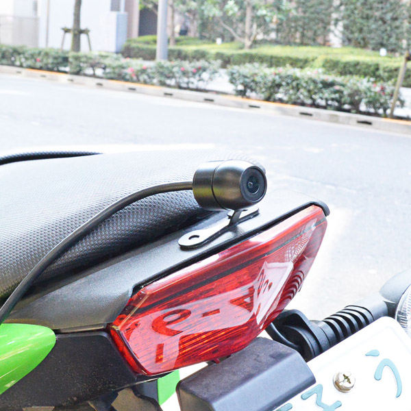 オンボードカメラにもなる「バイク用フルHD前後ドライブレコーダー」