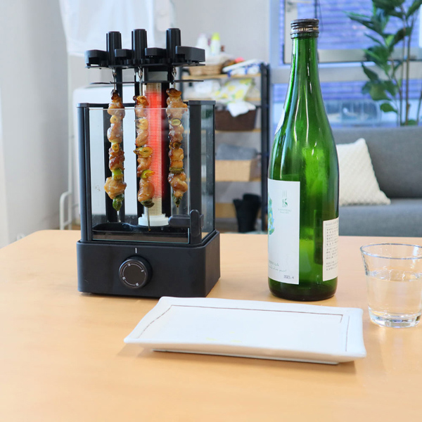 まわって美味しい！無煙でうれしい！「おひとりさま用焼き鳥メーカー」