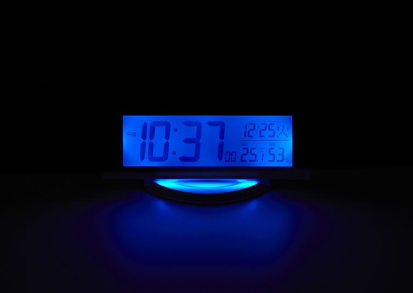 残照機能ライト点灯時。暗所自動ライト点灯(ON/OFFスイッチ付)※ライトボタンを押すとさらに明るくなります。