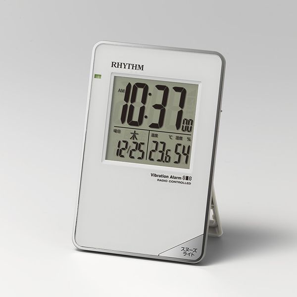 卓上でも使えるスタンドを内蔵しています。