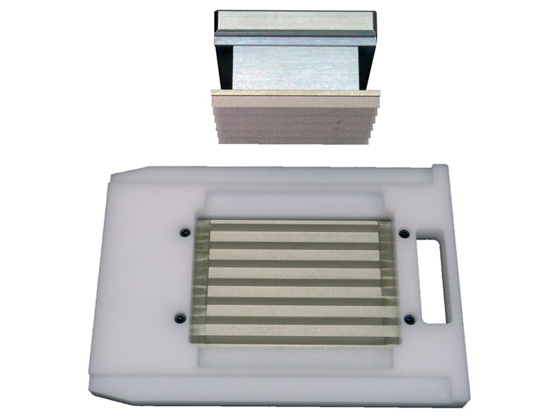 SSD破壊ツール+SSDトレイ画像