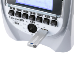 USBメモリを装着した画像