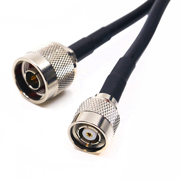 10 メートル RF ケーブル: N オス - RP TNC オス