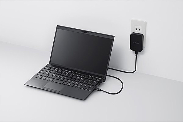 Type-C薄型ACアダプター