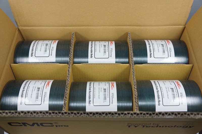 カートン内装。100枚ロールラップx6。