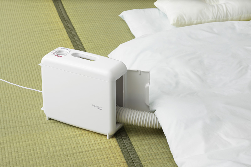 さしこむだけのふとん乾燥機 アロマドライ (ホワイト)