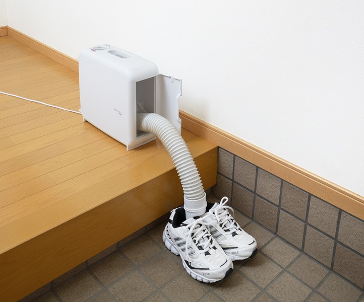 さしこむだけのふとん乾燥機 アロマドライ (ホワイト)